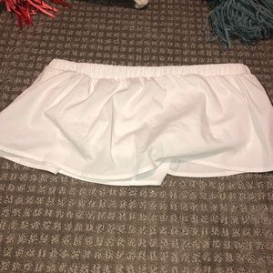 White crop flowy top